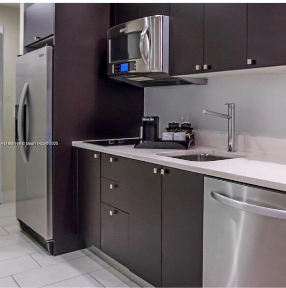 Foto principal - 5300 NW 87th Ave