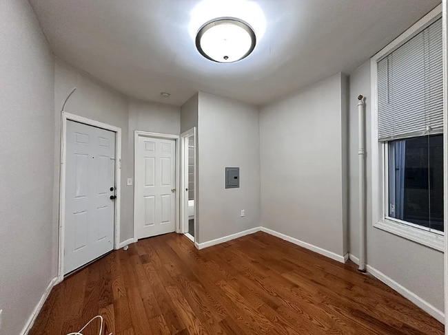 Foto del edificio - 98 Wayne St