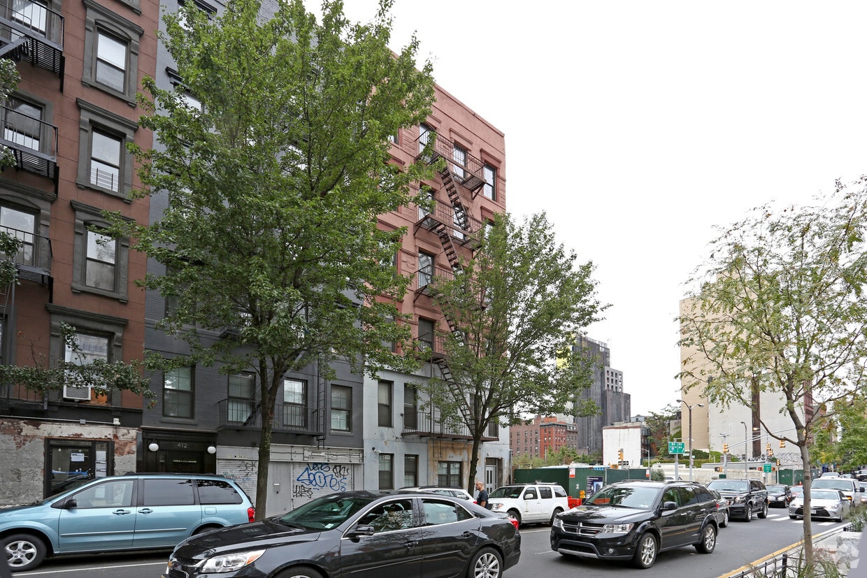 Building Photo - 414 W 36th St