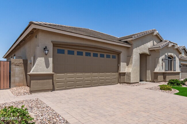 Building Photo - 2808 W Roosevelt Dr