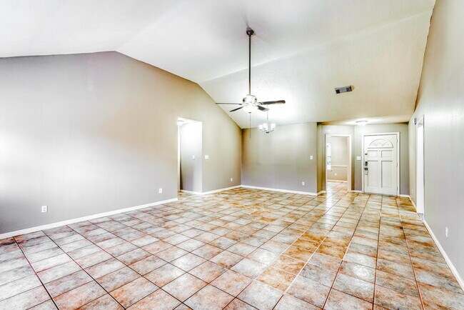 Foto del edificio - 521 Cedar Ave