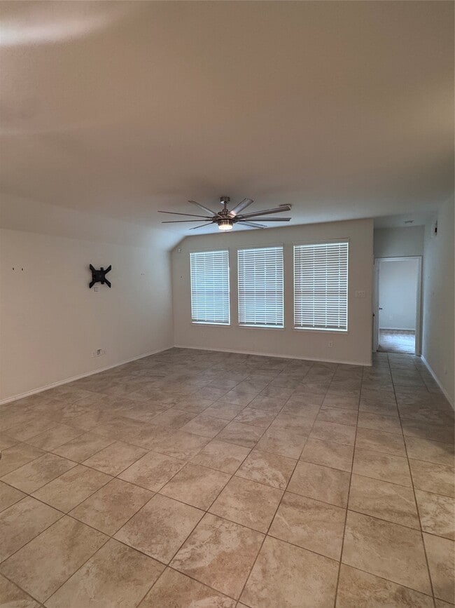 Foto del edificio - 737 Montclair Mist Ln