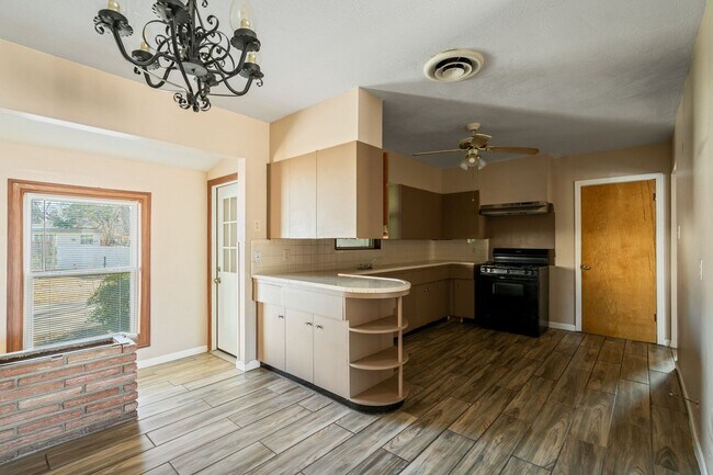 Foto del edificio - 1605 Ave B