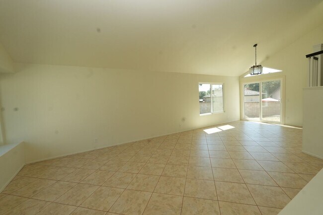 Foto del edificio - 103 Crystal Springs Rd