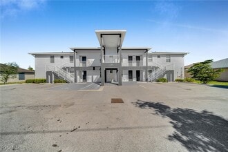 Building Photo - 275 SW 4th St