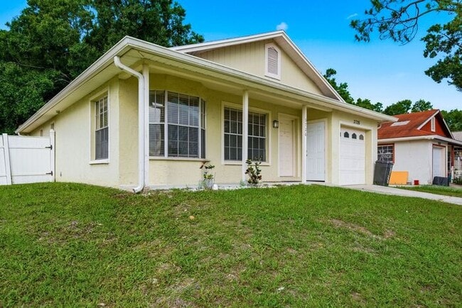 Foto del edificio - Single Family Home in Lake St George