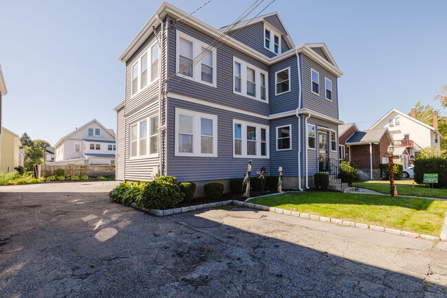 Building Photo - 13 Woodrow Ave