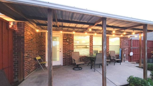 Foto del edificio - 2820 Golden Meadow Ave