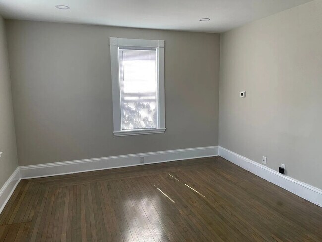 Photo - 283 Hillside Ave (Needham, MA) Apartment