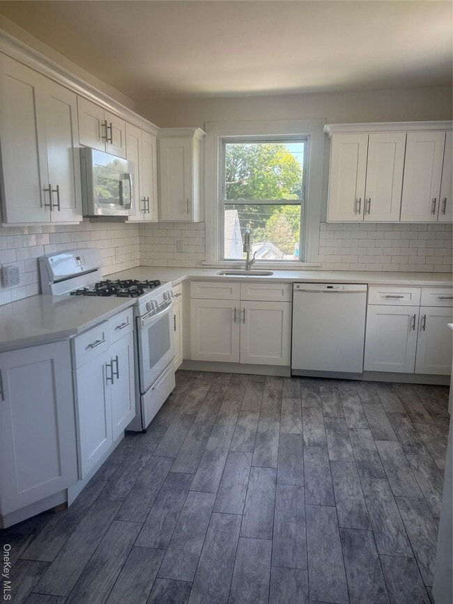 Foto del edificio - 174 Sedgwick Ave