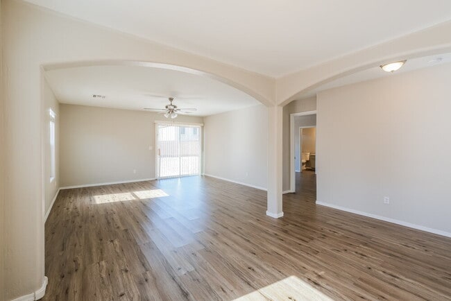 Building Photo - 25213 W Cranston Ln
