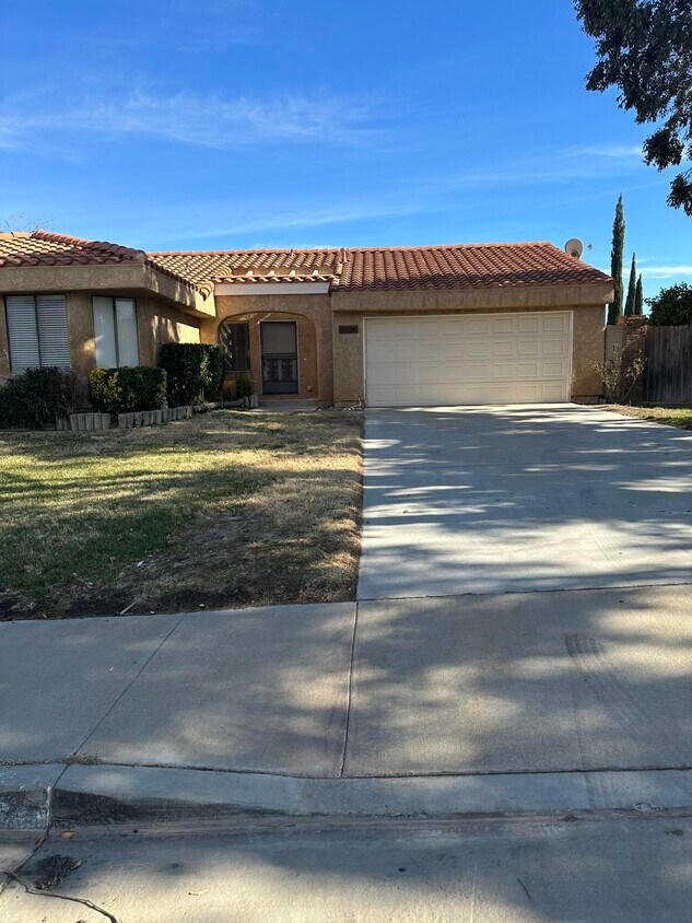 38334 5th Pl W, Palmdale, CA 93551 House Rental in Palmdale, CA