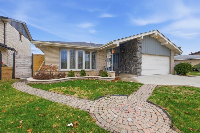 Foto del edificio - 9728 S Tripp Ave