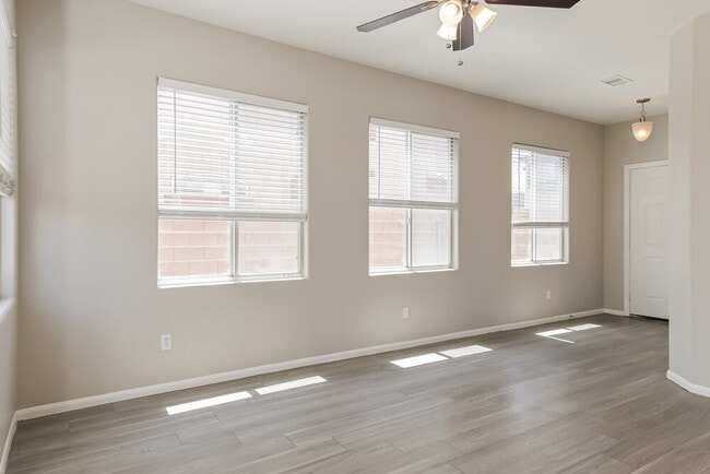Building Photo - 671 Baffin Island Rd
