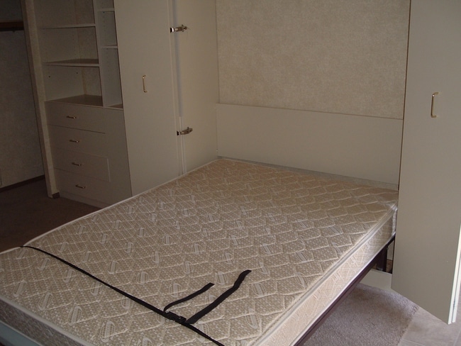 DSCF1705.jpg - 2700 University Court