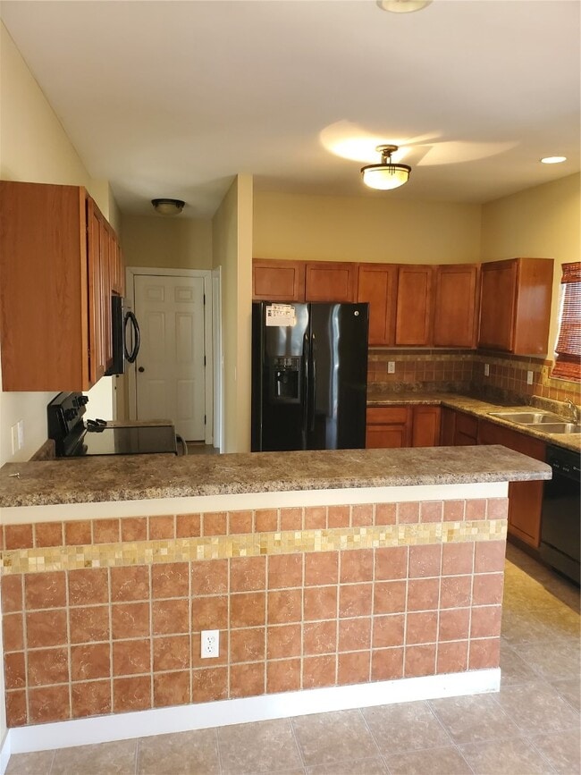 Building Photo - 233 Sunset Villa Cir