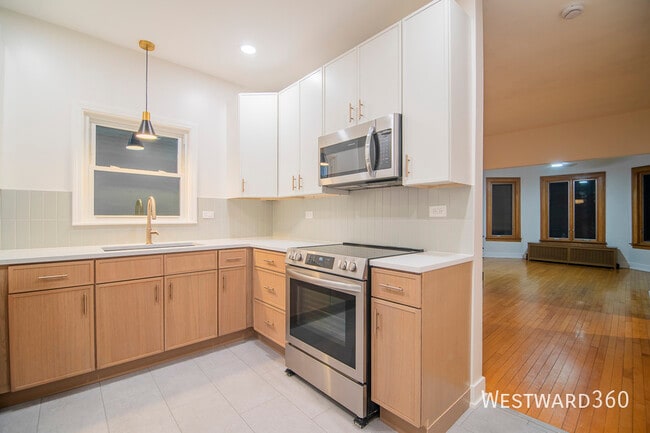 Foto del edificio - 4037 N Hamlin Ave