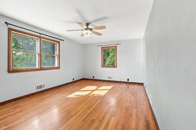 Foto del edificio - 44 Suncook Valley Rd