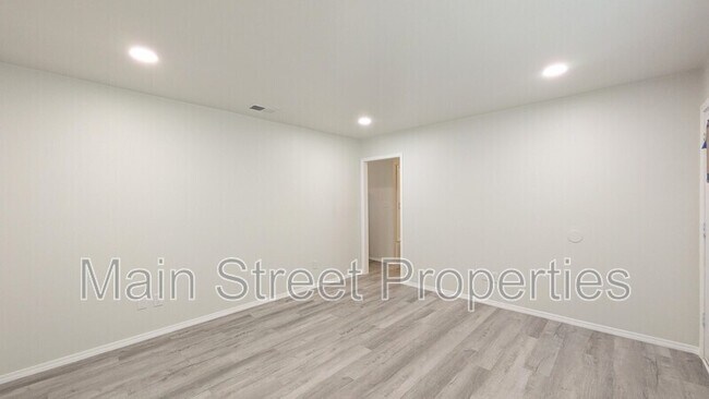 Foto del edificio - 9644 Hollowbrook Dr