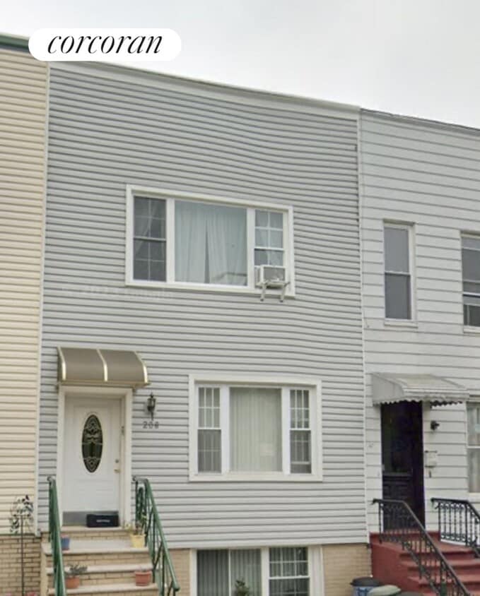 Primary Photo - 208 31st St