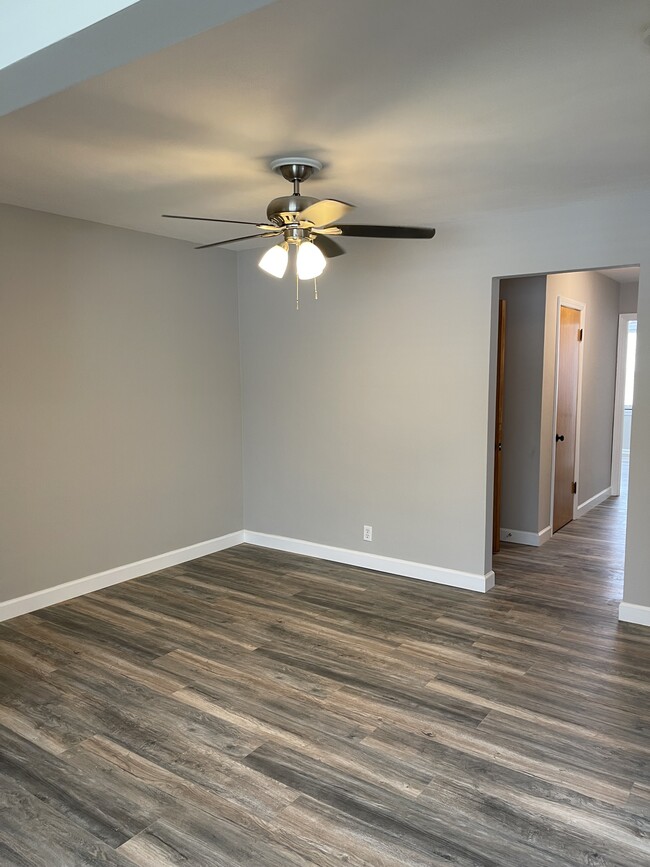 Dining room - 5820 Nottingham Ave