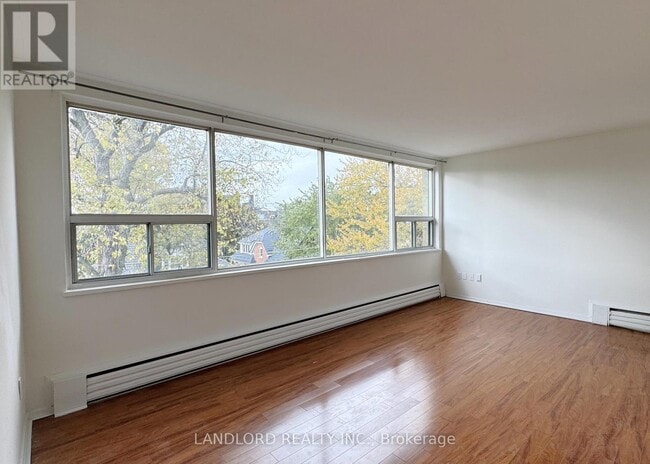 Building Photo - 140 Springhurst Ave