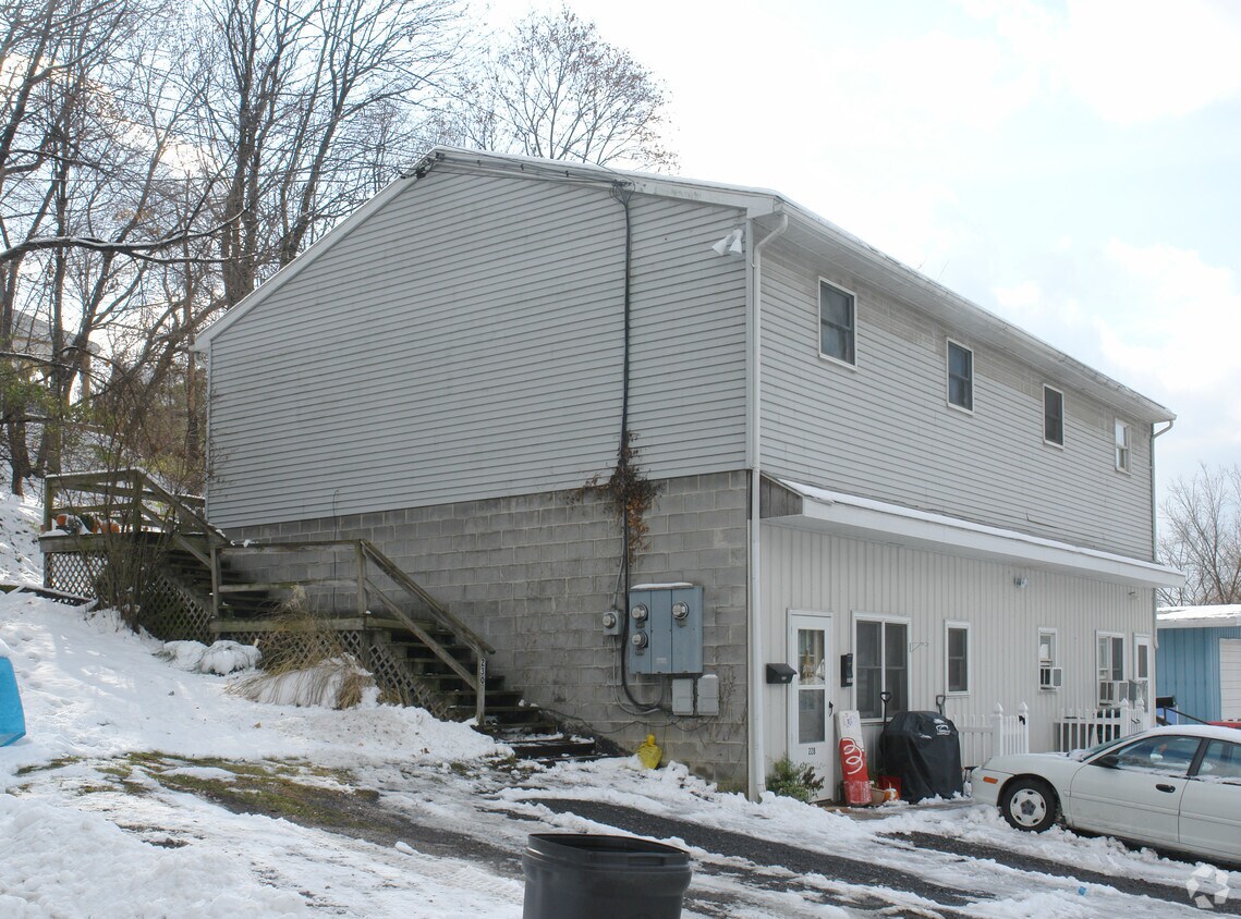 228234 W Ardell Aly, Bellefonte, PA 16823 Apartments in Bellefonte
