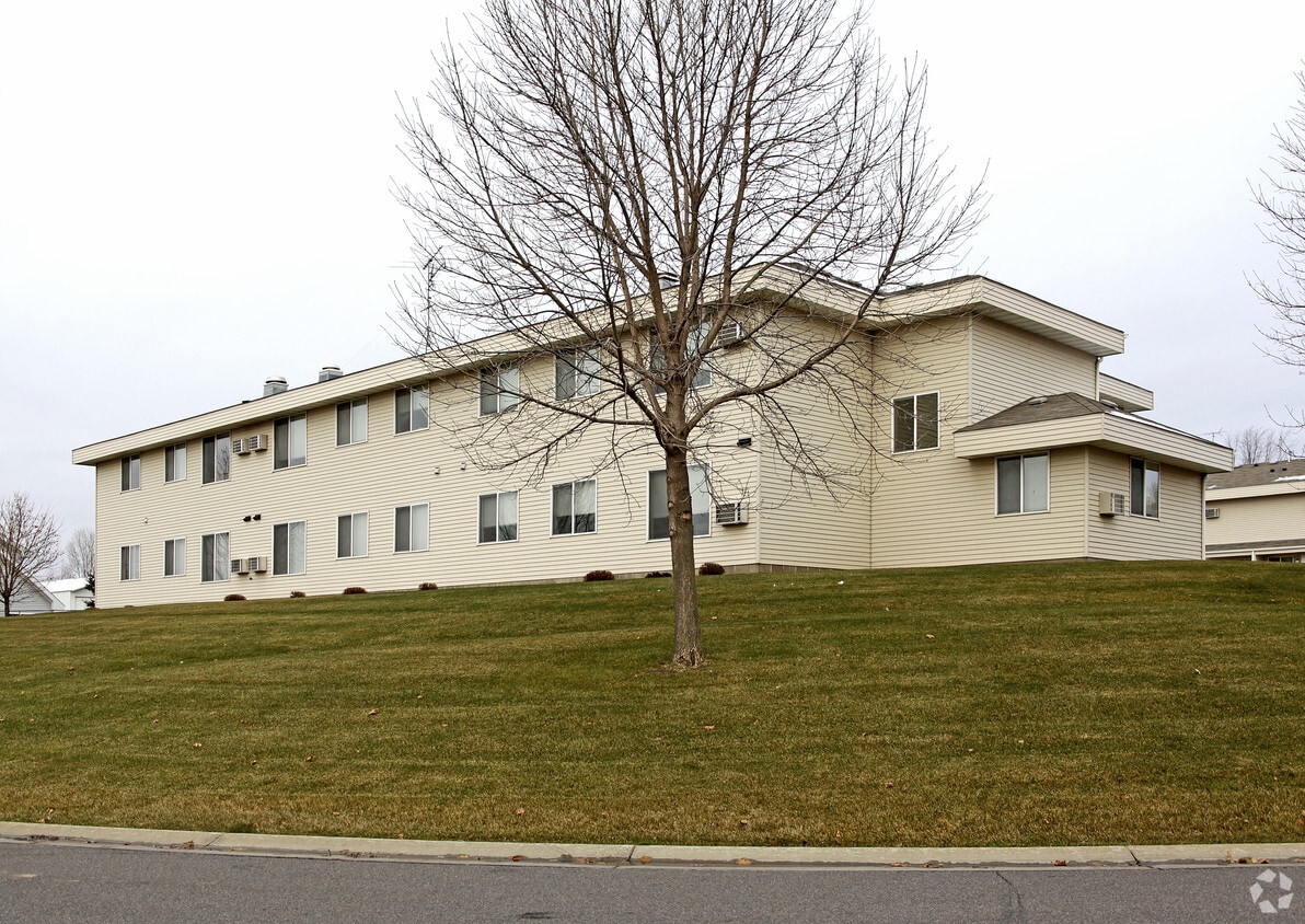 School Square Apartments and Townhomes Albany, MN