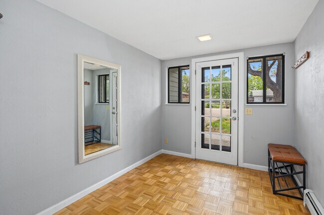 Foto del edificio - 6408 S Louthan St