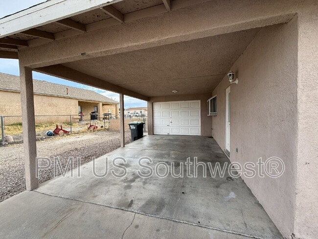 Building Photo - 1577 Luna Media