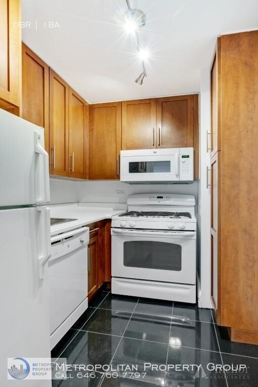 Primary Photo - 888 8th Ave