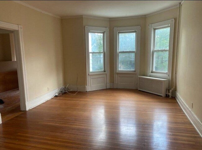 Building Photo - 1049 Park Ave