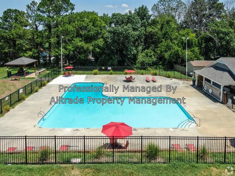 Foto principal - 219 Rippling Stream Rd