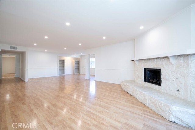Building Photo - 415 N Kenwood St