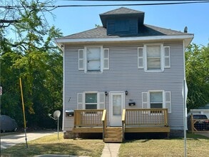 Building Photo - 961-963 Eastern Ave SE