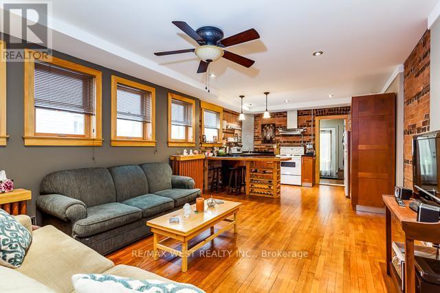 Building Photo - 56 Macdonell Ave