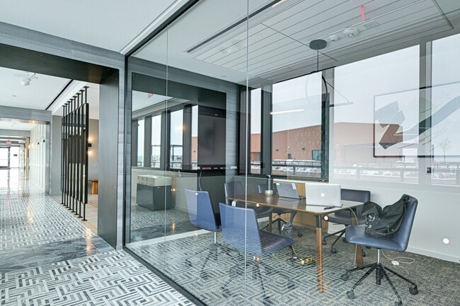 Building Photo - Illume