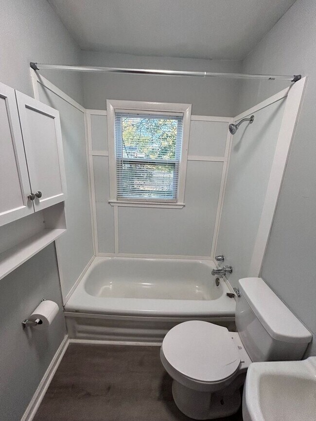 Foto del edificio - Newly Renovated Home on a Corner Lot