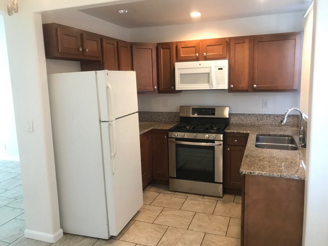 Foto principal - 4575 Polk Ave