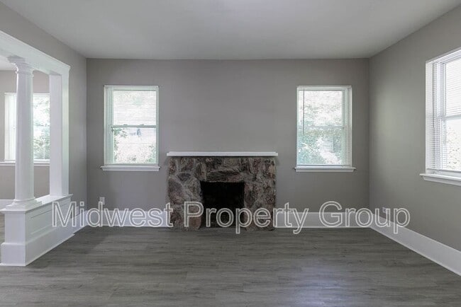 Building Photo - 510 W Cherry St
