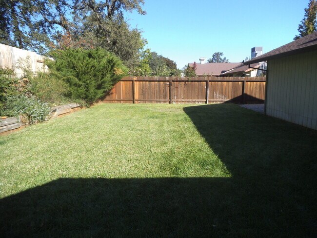 Foto del edificio - 4 BED 2 BATH HOME IN A GREAT LOCATION