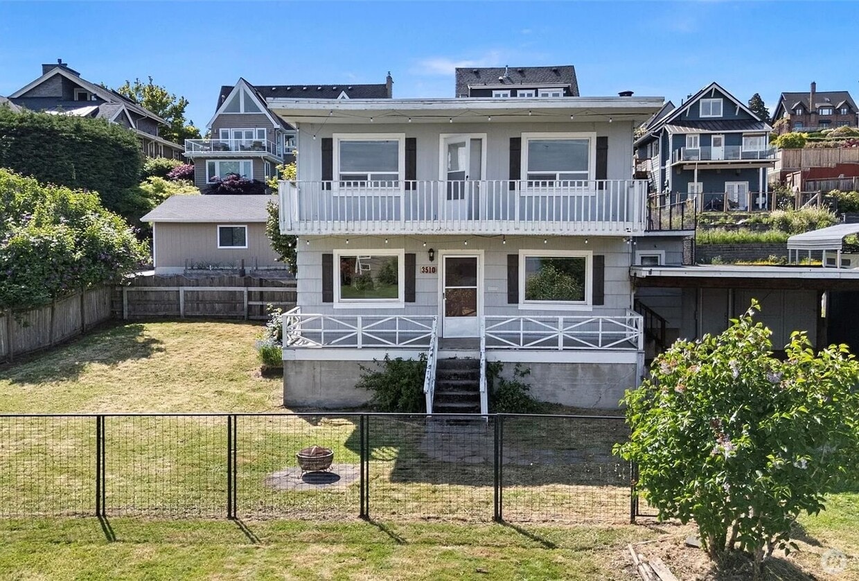 Foto principal - 4 bedroom home in one of Tacoma's most cov...