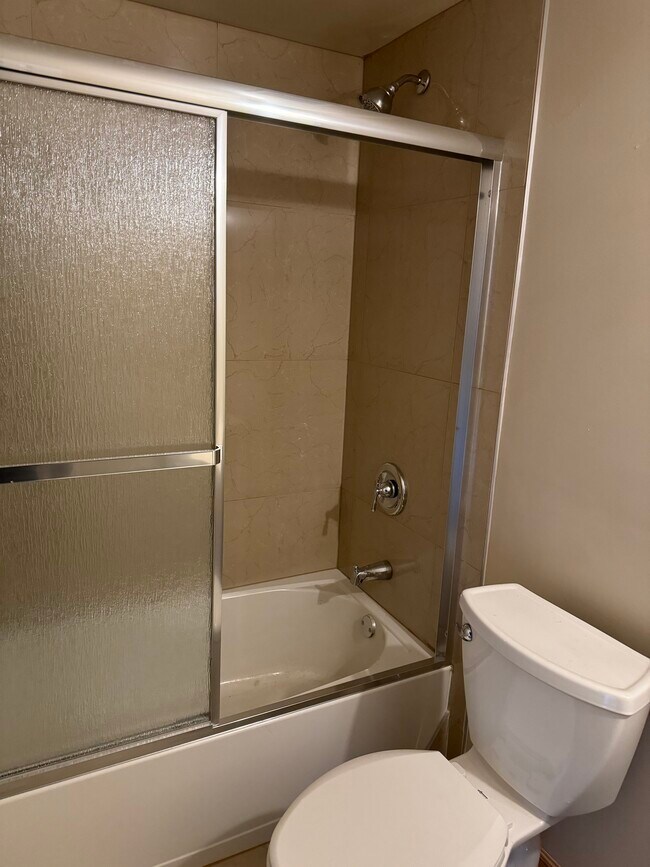 Baño principal - 5345 Orchard Pl