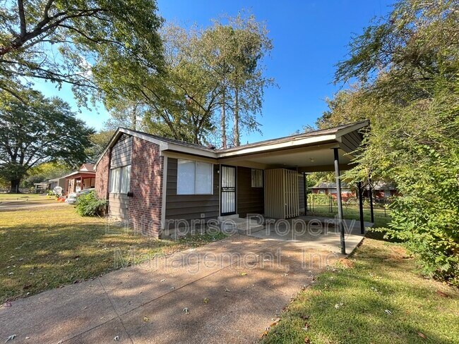 Foto del edificio - 636 Frayser Dr