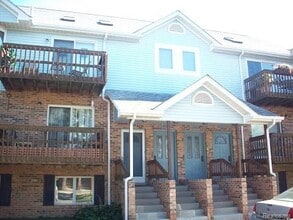 Building Photo - 392 Pinewood Dr