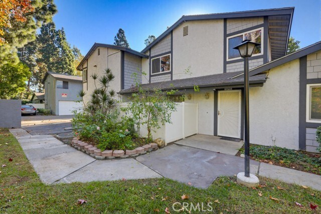 Foto del edificio - 6243 Flower Creek Ln
