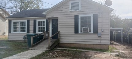 Building Photo - 827 W Main St