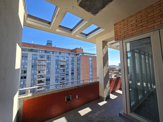 Building Photo - 311 W Franklin St