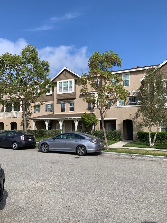 Lots of parking - 3073 Orleans Ln