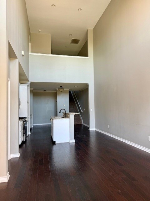 Building Photo - 3001 Pointer Ln